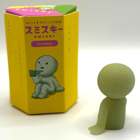Authentic Smiski Paper Airplane Mini Figure from Sunday Series - NEW - Picture 3 of 5
